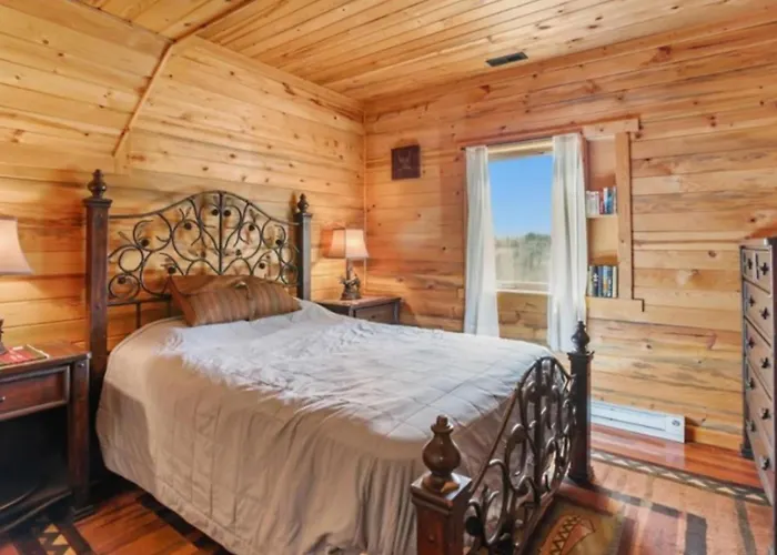 Phantom Canyon Resort