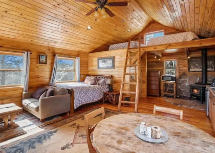 Phantom Canyon Resort