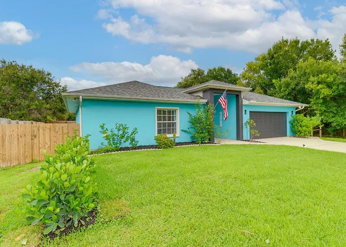 Family Getaway W/ Backyard Oasis In Vero Beach!