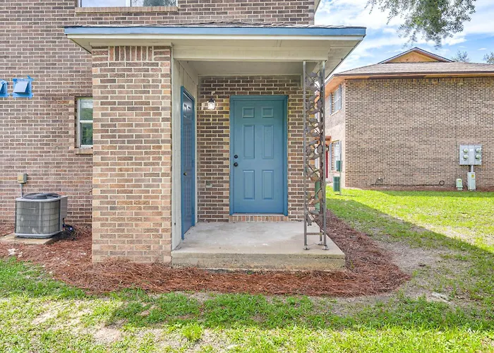 2 Mi To State Park: Dog-Friendly Niceville Home