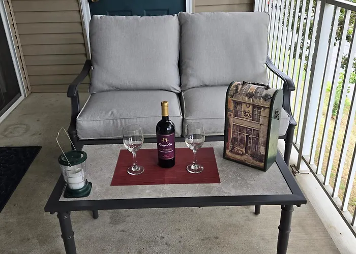 Swan'S Couples Getaway Condo