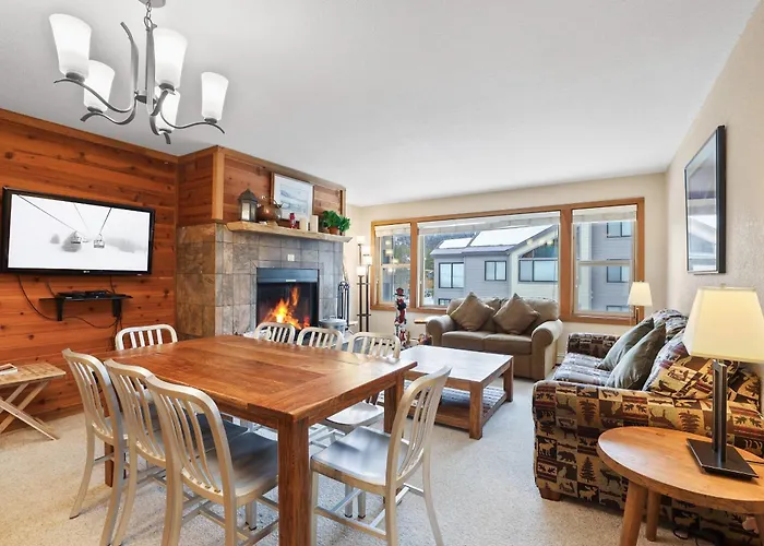 2 Bedroom Kirkwood Condo - Across The Street From Village Condo