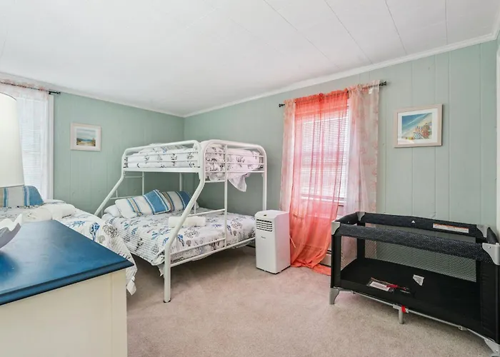 Steps To Beach Pet Friendly Front Unit