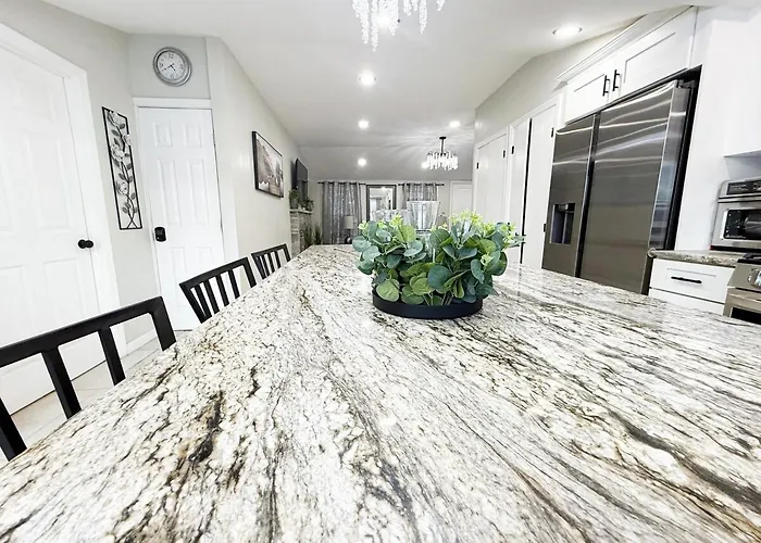 Lux Lake Neepaulin Frontage & Panoramic Views Home
