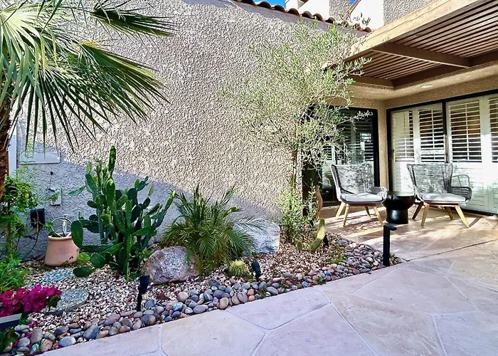 Racquet Club Retreat Modern Luxe Living In A Peaceful Desert Escape - Managed By Greenday