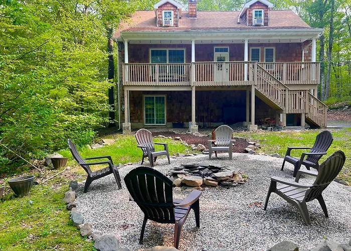 Catskill Cabin With Firepit & Indoor Jacuzzi Tub
