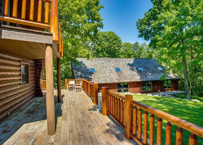 Family Home W/ Indoor Pool ~ 2 Mi To Elkhart Lake!