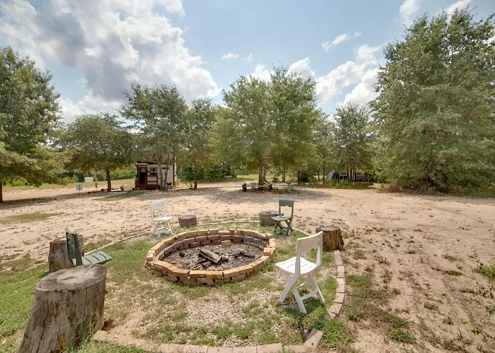 Hike & Explore: 60-Acre Outdoor Retreat In Tyler!