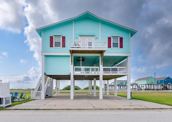 Walk To Beach: Home W/ Hot Tub & Deck In Gilchrist