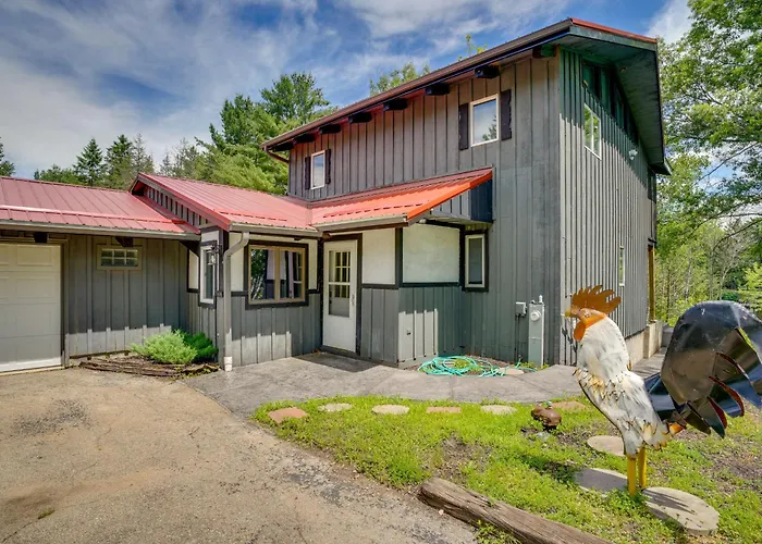 Private Hot Tub: Riverfront Escape In Shawano