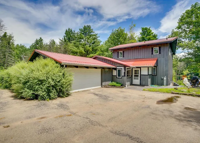 Private Hot Tub: Riverfront Escape In Shawano
