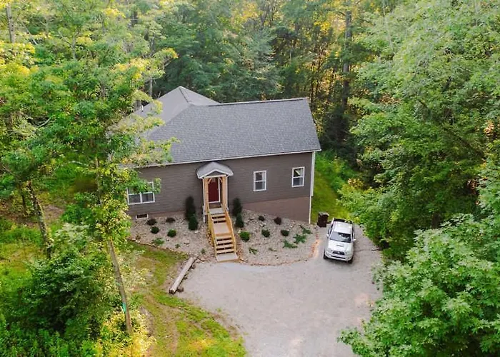 Modern 2 Bd Cabin With Hot Tub & Games & Central Loc