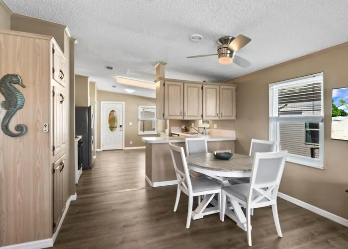New - Island Getaway - Waterfront Home With Gulf Access & Optional Boat!