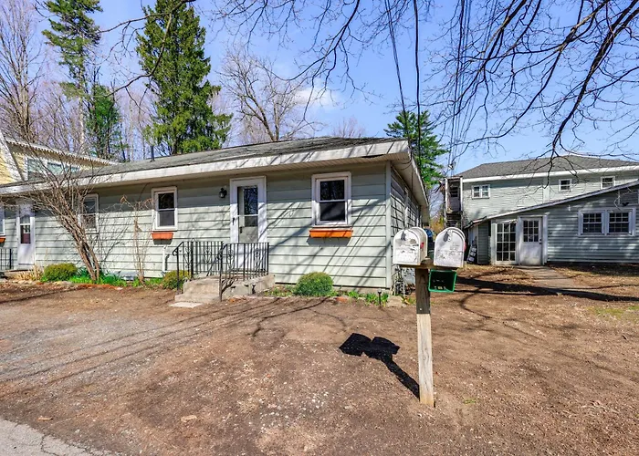 1 Mi To Dtwn Saratoga Springs: Cozy Duplex Apt!