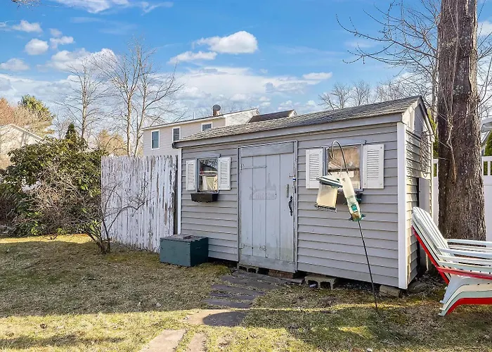 Sleeps 10, Approx 1 Mile To The Beach, Fully Renovated In 2025