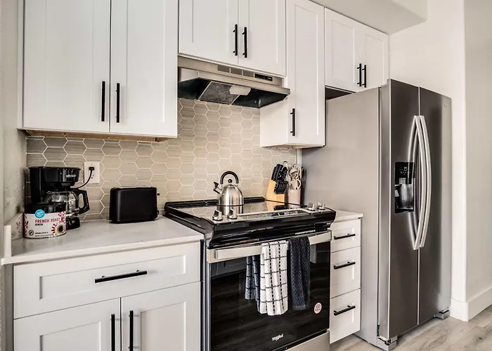 Boulevard Stays 2Br By Stadium Pool Parking Gym 07