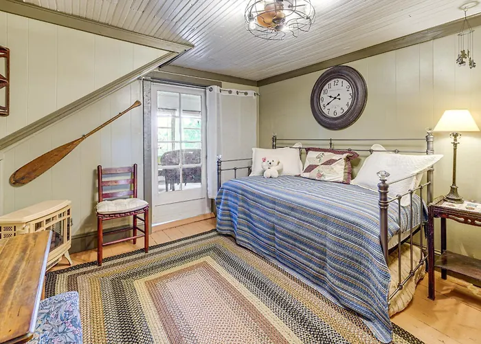 2 Mi To Hiking Trails: Cozy Fayetteville Cottage!