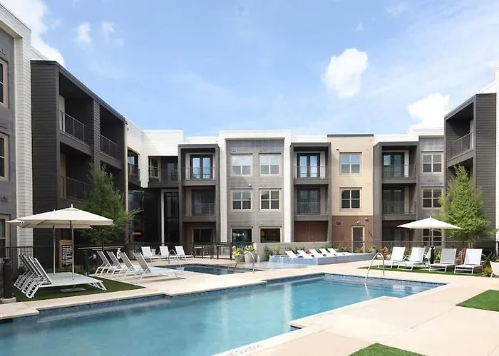 Boulevard Stays Pool Gym Parking 1Br King Suite C