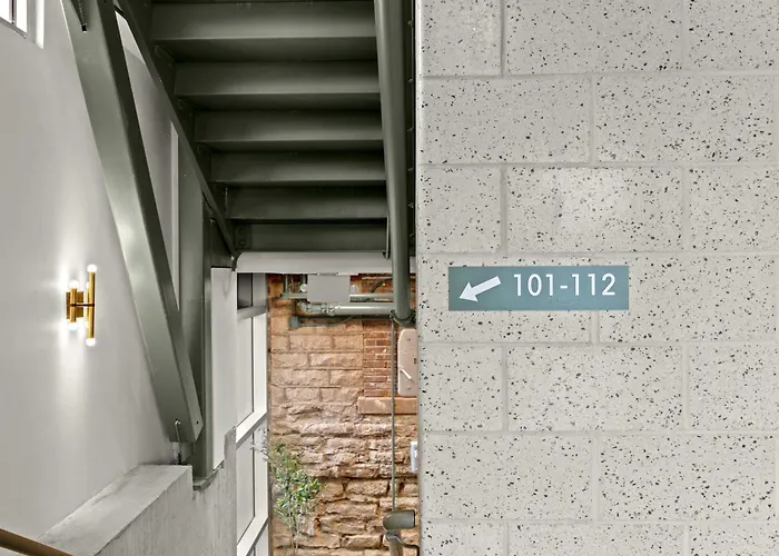 Bright And Modern Studio In Louisville # 105
