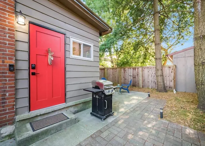 Pet-Friendly German Village Haus Wifi Walkable