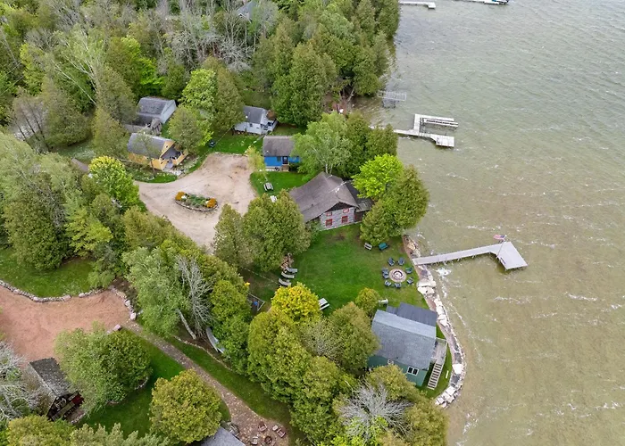 Sunset Shores - Waters Edge Cottage #2 By Simple Life Rentals