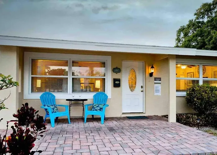 On Island! Private Pool Home-Walk To Great Beach!