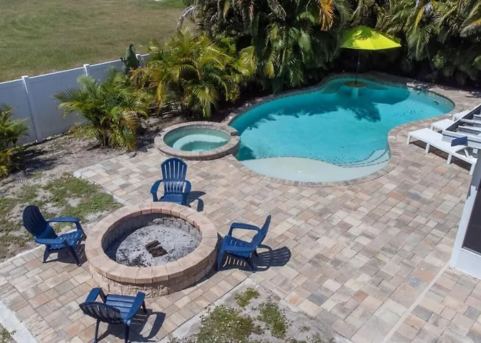 Resort Saltwater Pool Spa Near Anna Maria