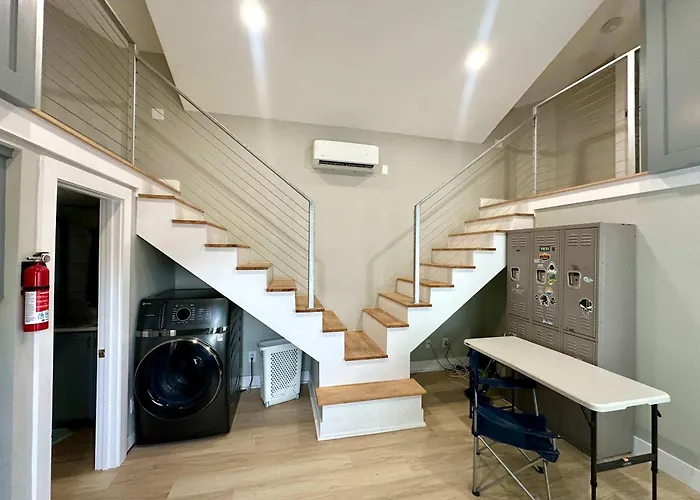 Tiny Private Room #3 In Shared 5Br House With Other Guests