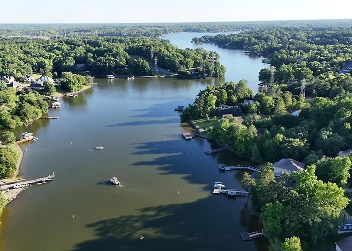 Lake House Suite
