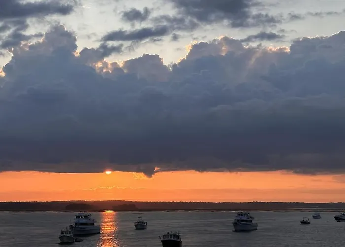 Riptide Retreat - Walk To Hampton & Seabrook Beach
