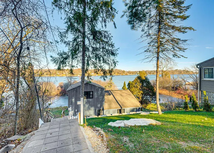 Canoes & Dock: Waterfront Retreat On Lake Beulah!
