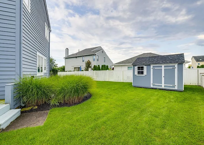 1 Block To Inlet Beach: Brigantine Family Home