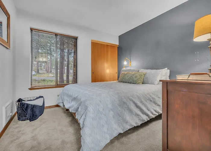 Cozy Condo With Fireplace - Tamarack 3