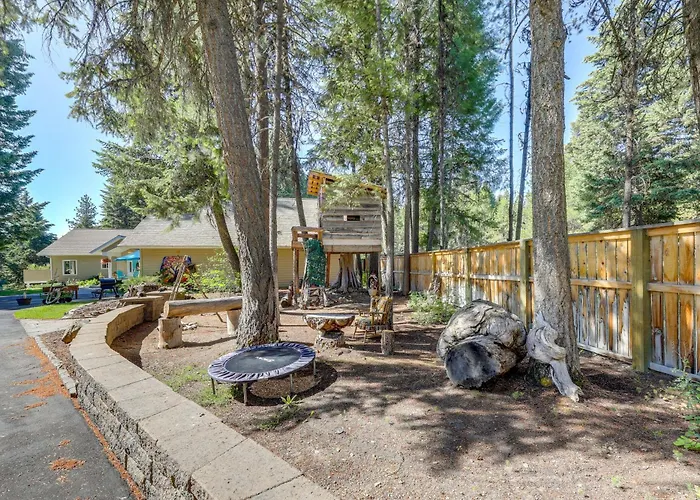 Crystal Lake Retreat Apt: Walk To Happy'S Inn!