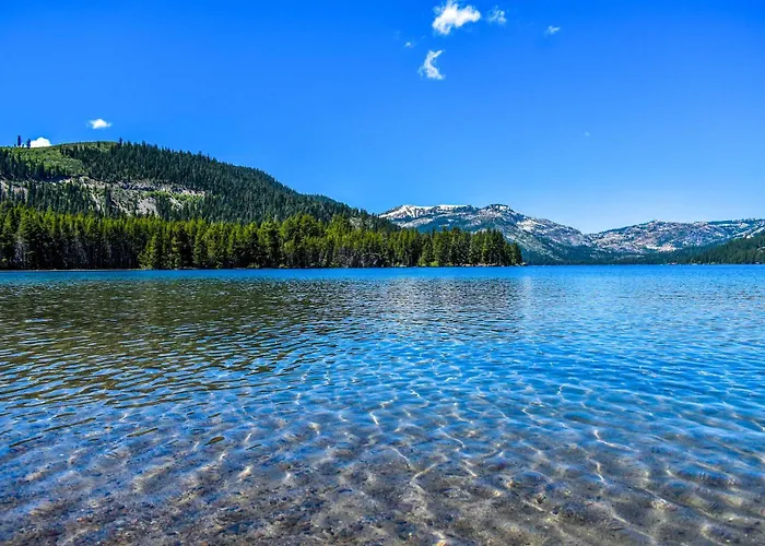 Relax At Rustic Tahoe Charm - Minutes To Lake