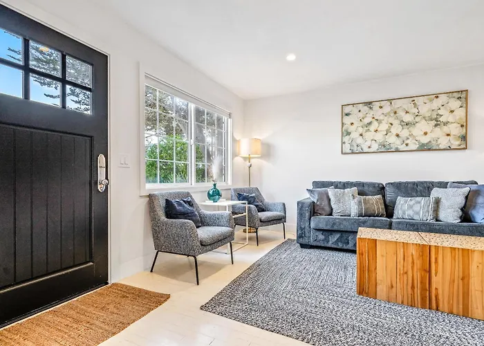 Your Dream Seaside Vacation Charming 2 Bdr Home