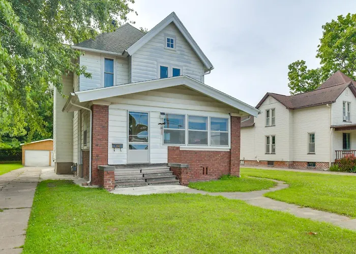 < 1 Mi To Main St: Quiet Apartment In Galesburg!
