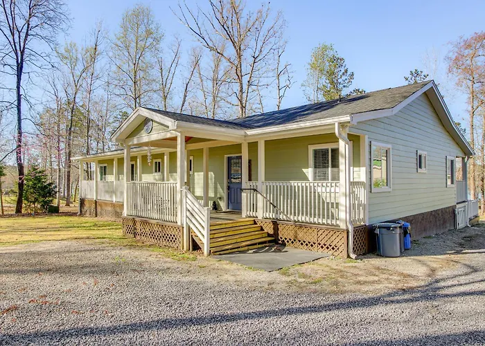 Private Dock, Fire Pit: Lake Murray Family Escape!