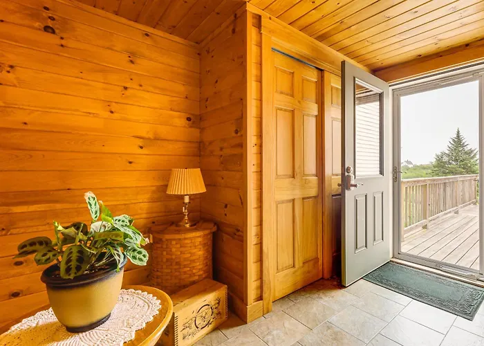 The Hideaway In Downeast Maine: Walk To Ocean