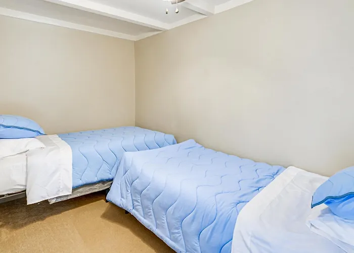 1 Block To Lake Huron: Pet-Friendly Apt W/ Kayaks