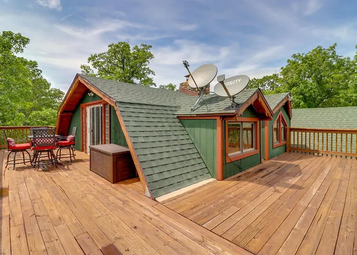 3,000 Sq Ft + Game Room: Ozarks Serenity Cabin!