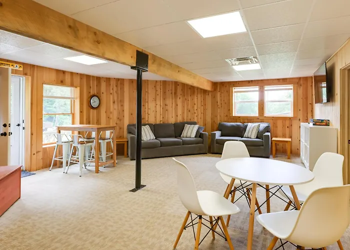 4 Mi To Beach & Lake: Spacious Home In Chestertown