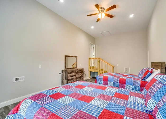 1 Mi To Dtwn Crossville: Spacious Home W/ Patio!