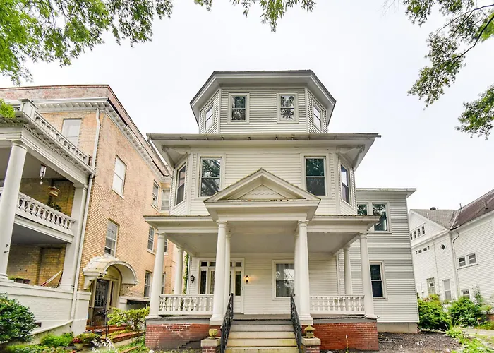 Walk To River & Downtown: Portsmouth Apartment!