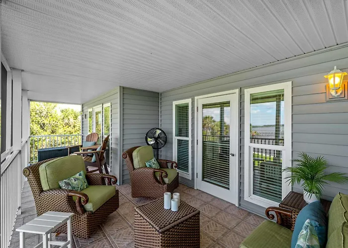Riverfront Condo W Water Views-Heated Pool
