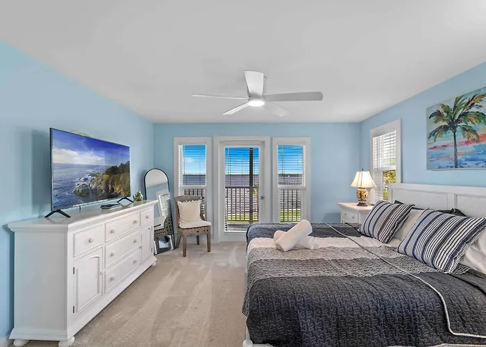 Riverfront Condo W Water Views-Heated Pool
