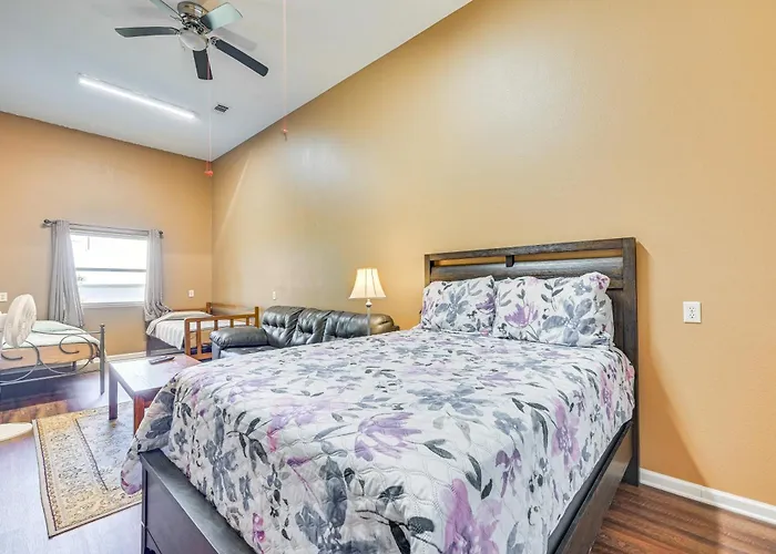 Boat Dock & Hot Tub: Waterfront Home In Milam!