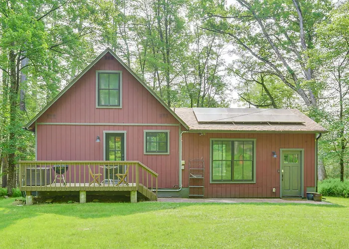 Lake Front Cottage With Loft In Narrowsburg!
