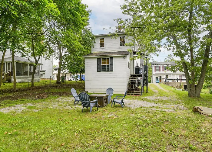 Walk To Town & River: Charming Home In North East!