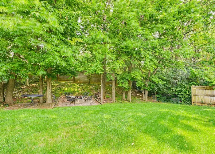 Family Home W/ Ping-Pong & Fire Pit In Lexington